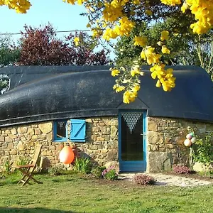 Appartement La Quille En L'air De Kastell Dinn - Unique Et Insolite -cuisine Commune, Crozon